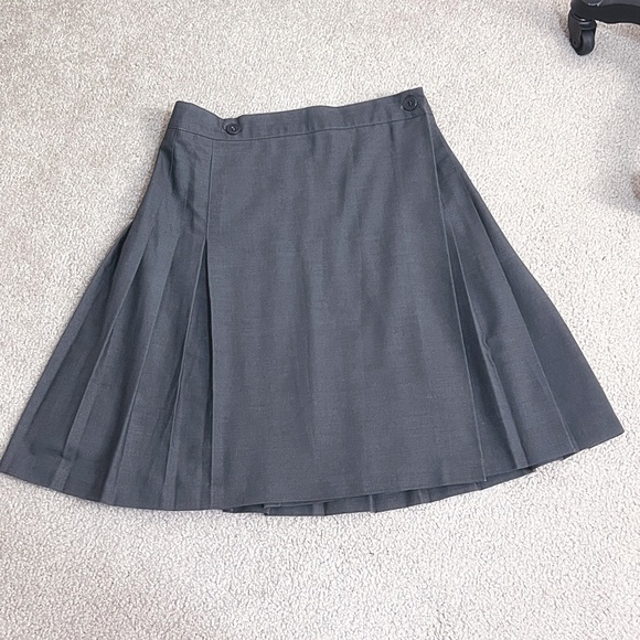 Pleated Schoolgirl Skirt by American Apparel in Light Charcoal size M - Picture 6 of 10